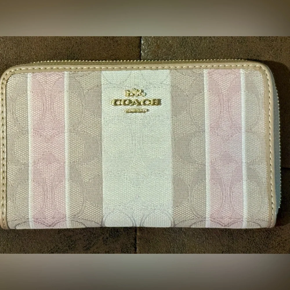 Coach‎ Medium Zip Around Wallet In Signature Canvas Jacquard With Stripes